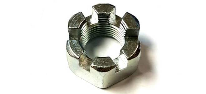 Как открутить гайку ступицы